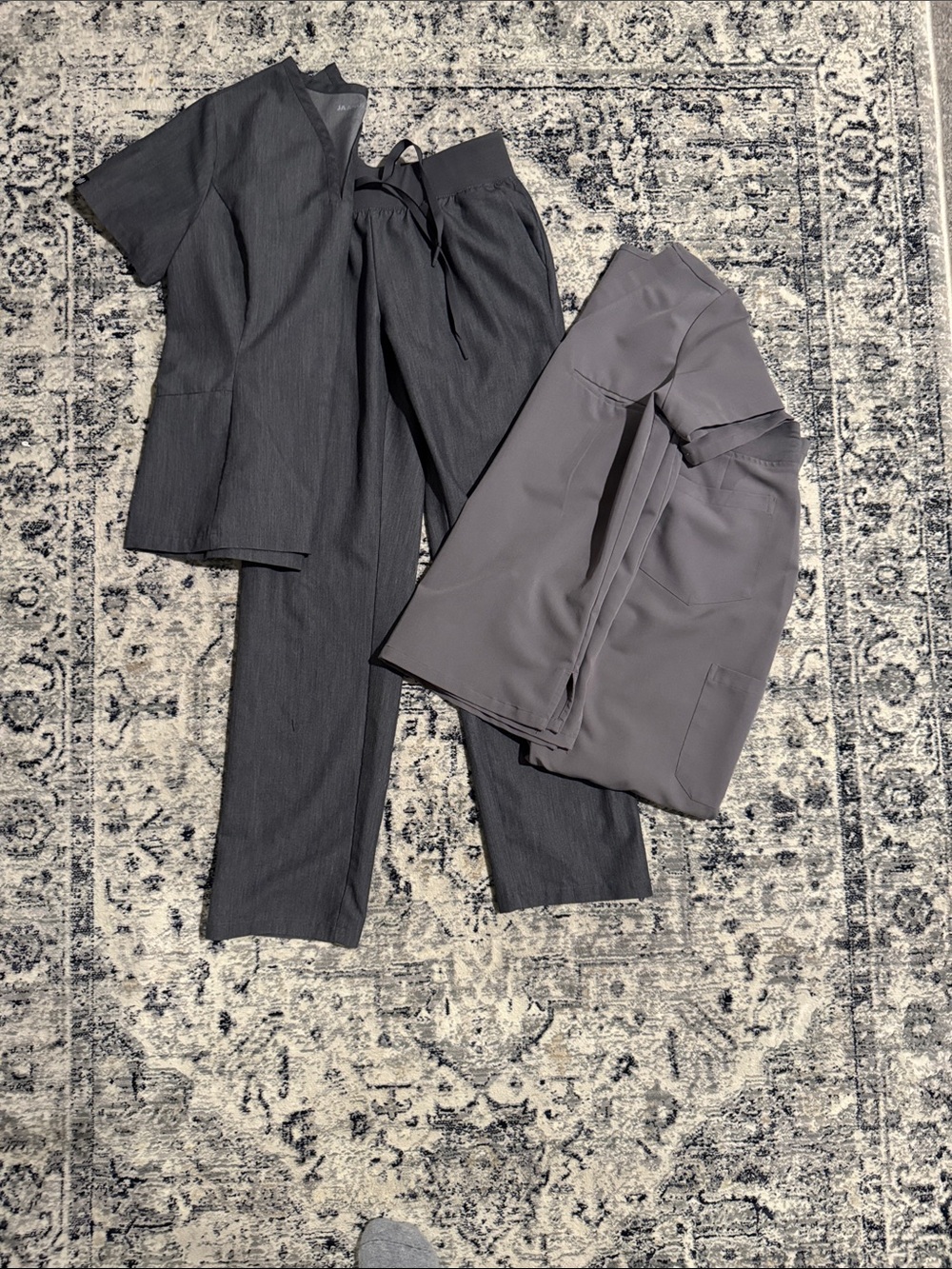 Women’s scrubs jaanuu and mandala both xxs small top and xs bottoms in petite